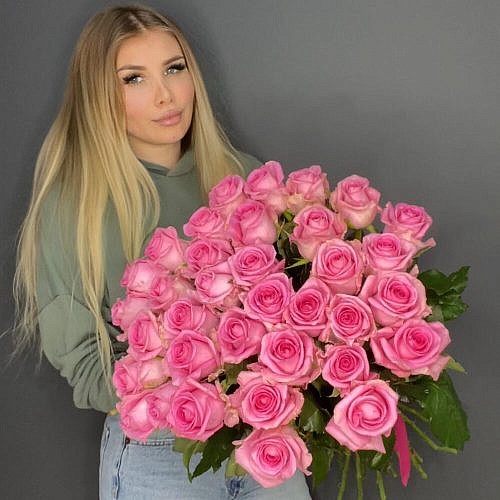 розовая роза 35 шт